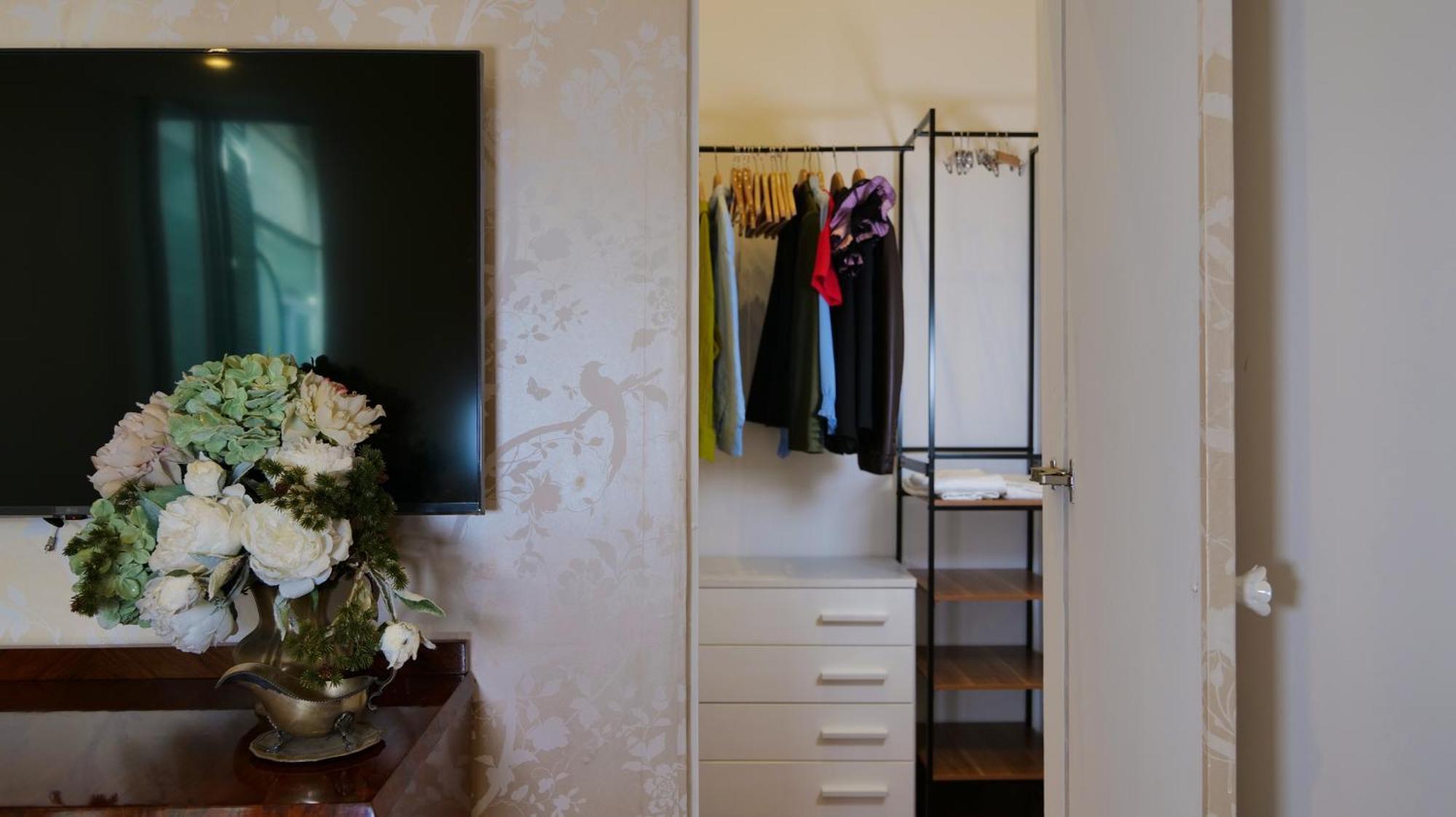 Luxury Piazzetta Rodino Apartment Naples