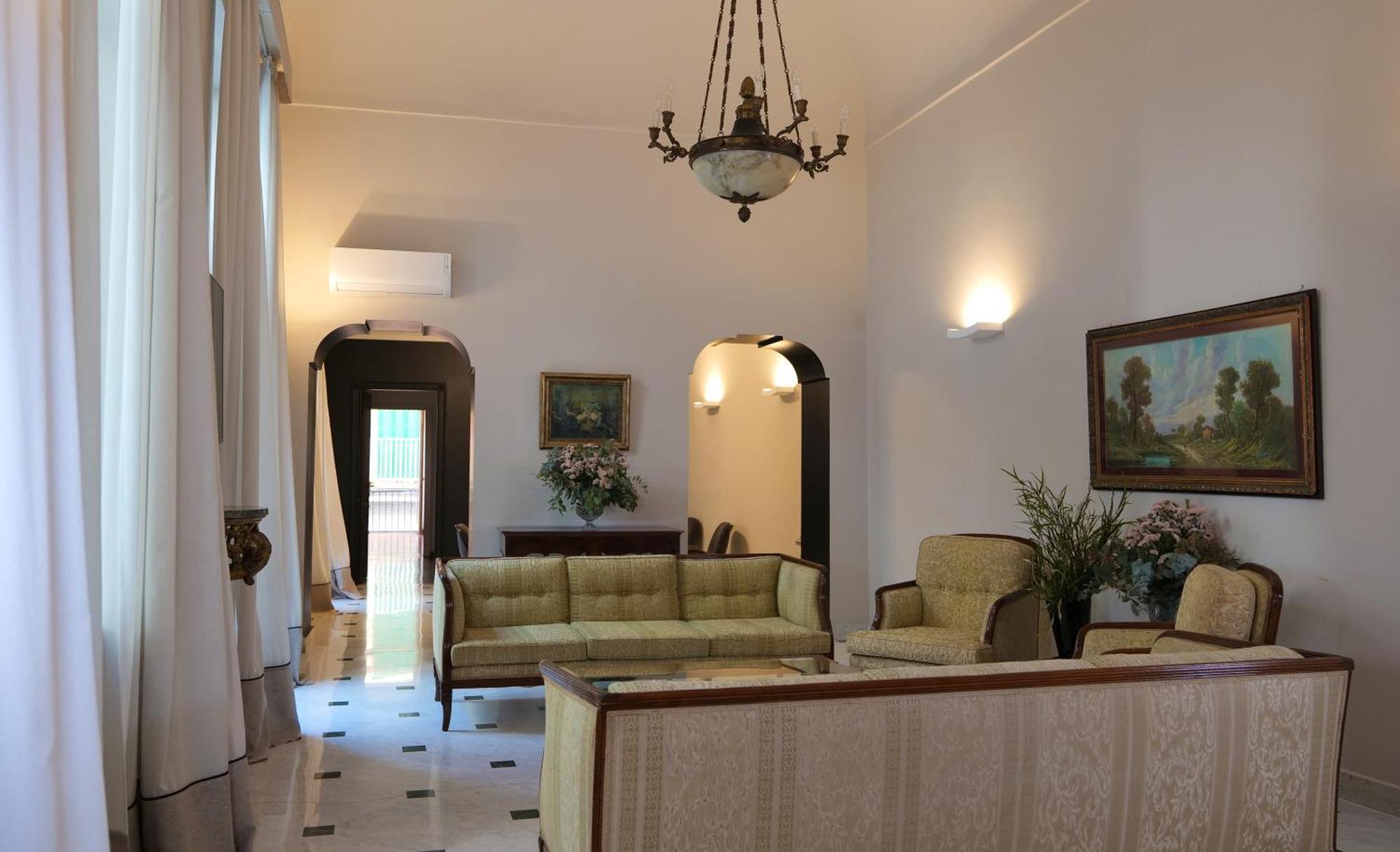 Luxury Piazzetta Rodino Naples