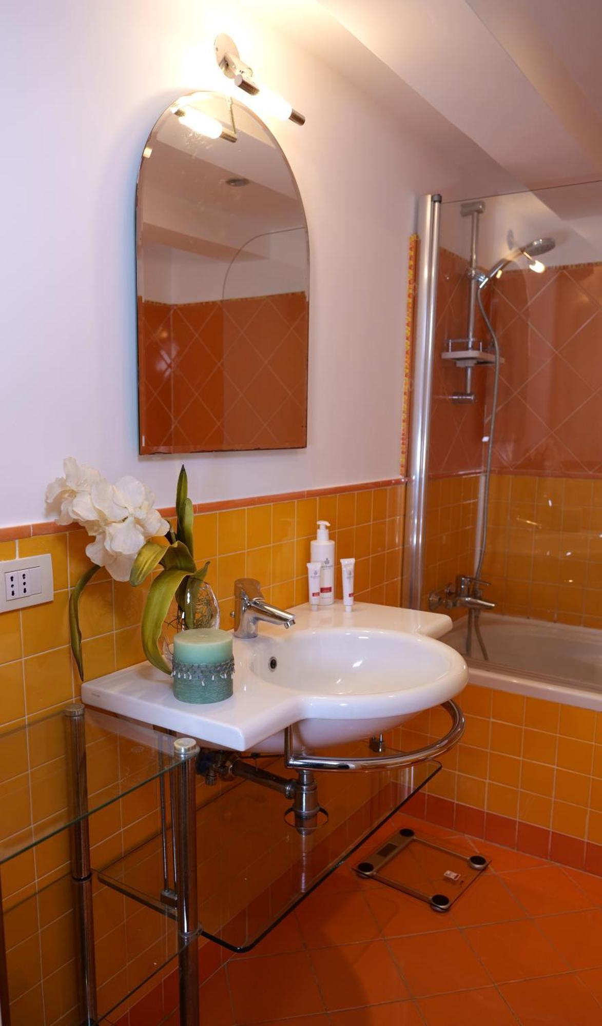 Luxury Piazzetta Rodino Apartment