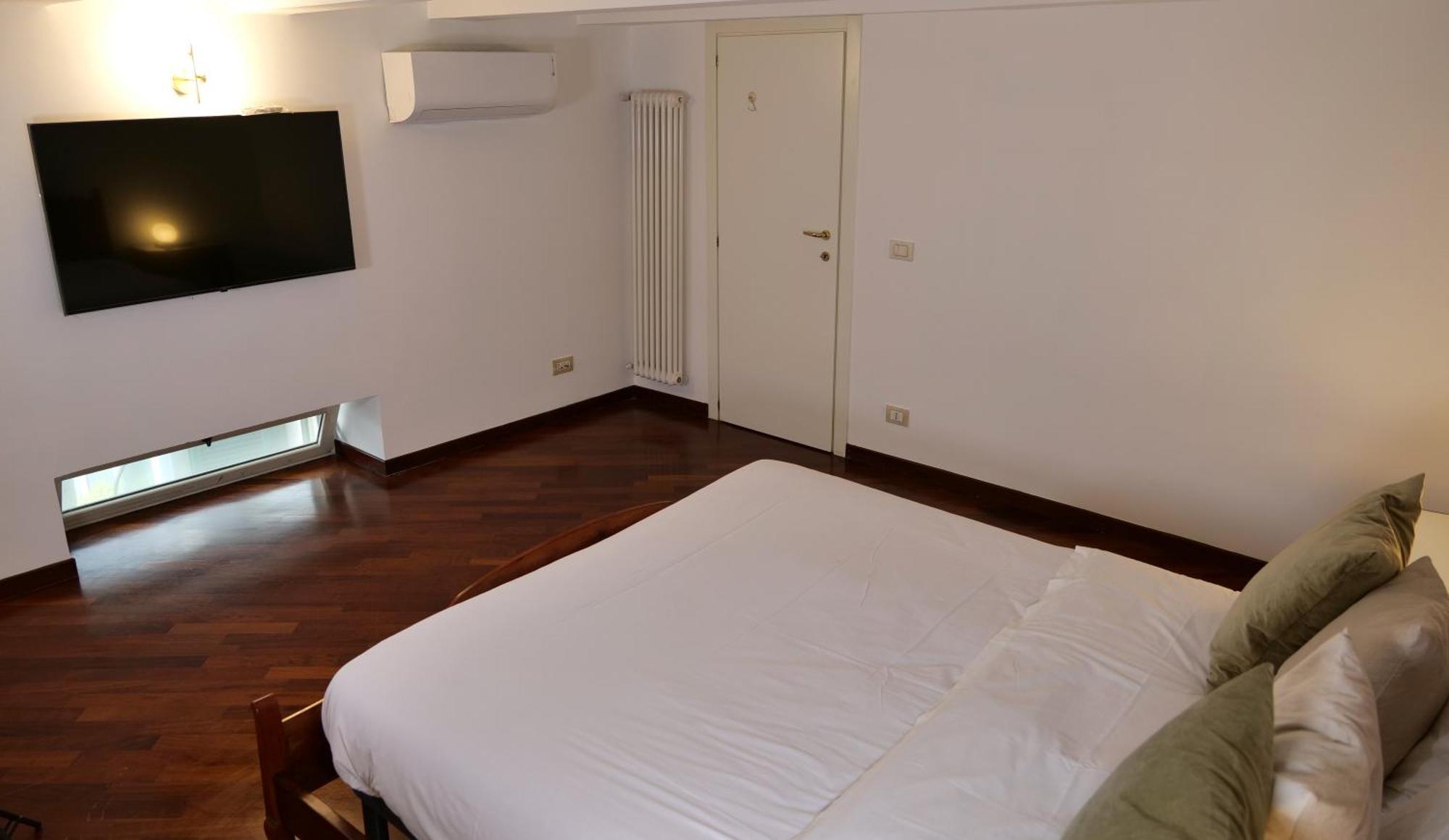 Luxury Piazzetta Rodino * Naples