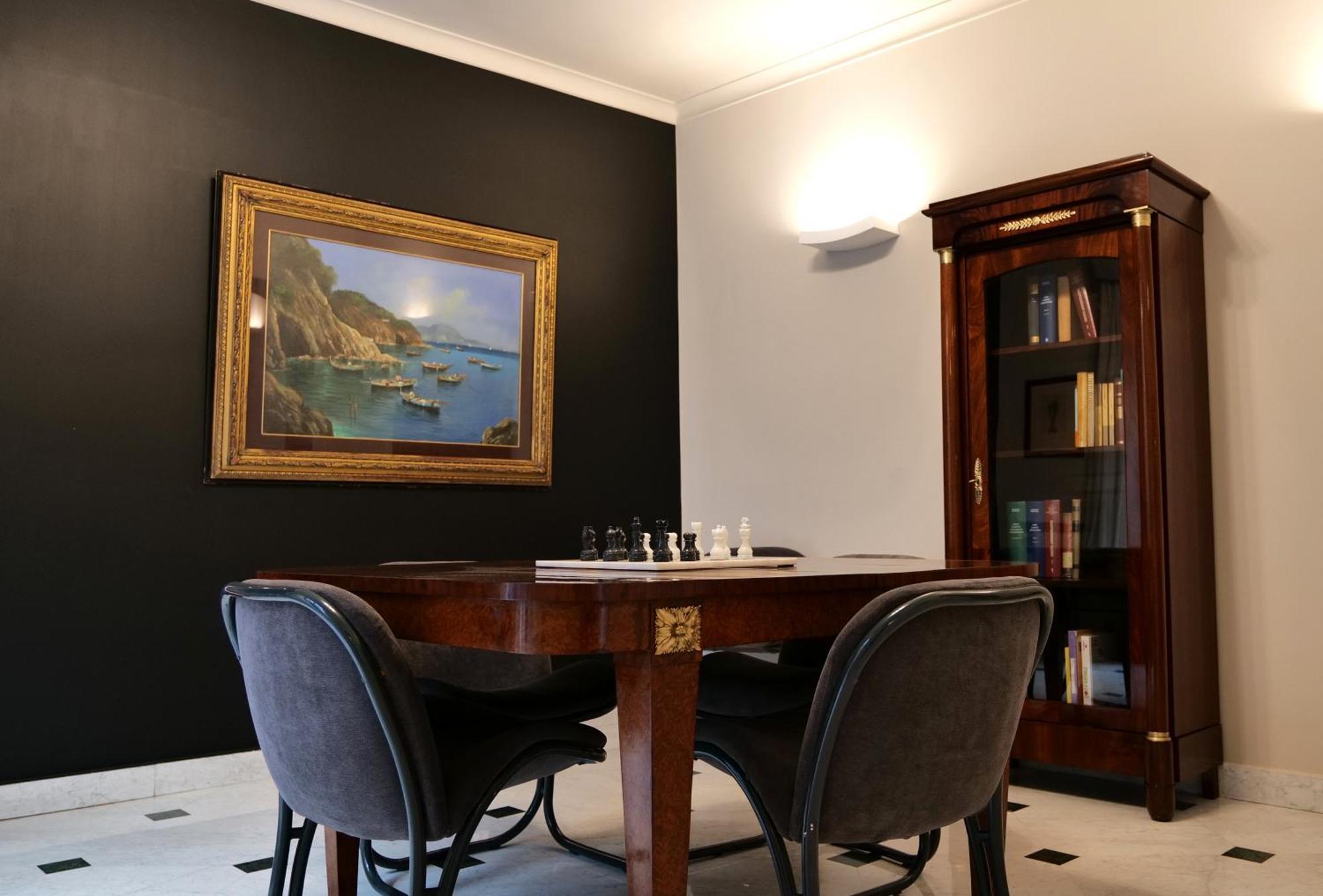 Luxury Piazzetta Rodino Apartment Naples